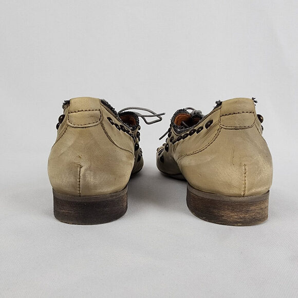 T8 by Virus Taupe Leather Studded Lace Up Low Heel Shoes Size 8.5 - Picture 4 of 7